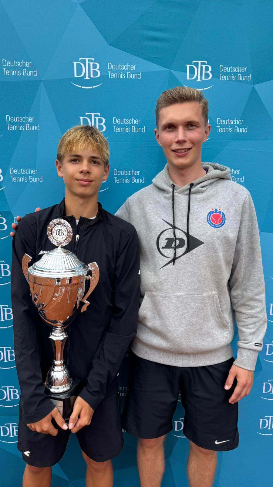Miko Anton Koeppen holten in der U16 den Titel im Einzel und Doppel